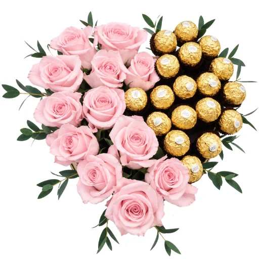 Arreglo floral corazon de 12 rosas rosas y chocolates